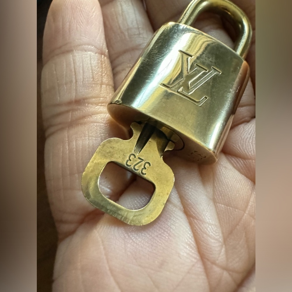 Louis vuitton brass lockset #323 - Picture 4 of 8